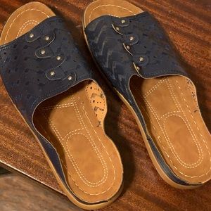 Navy blue like new sandals, clog, slip on